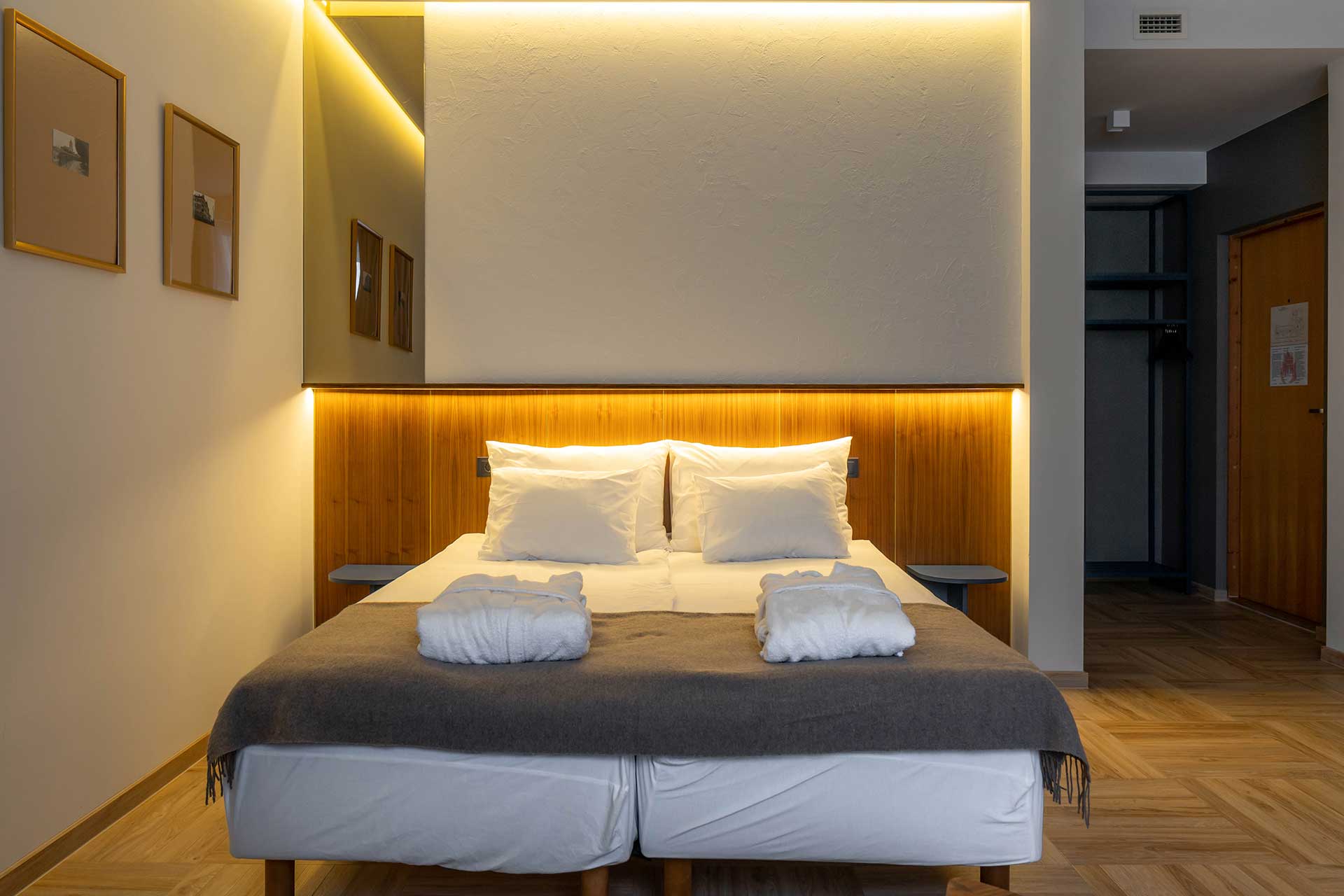 Deluxe-Junior-Suite-1