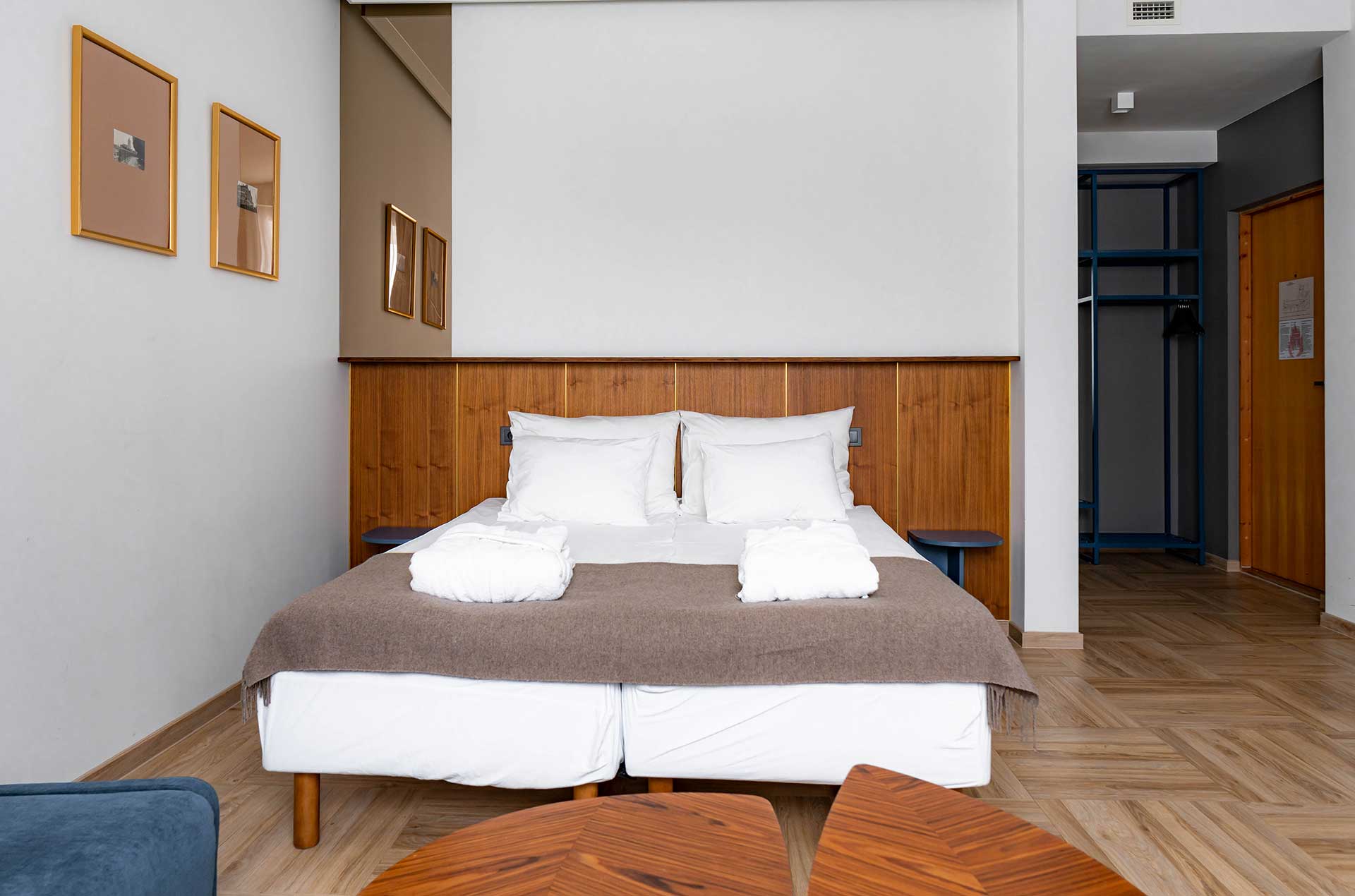 Deluxe-Junior-Suite-5